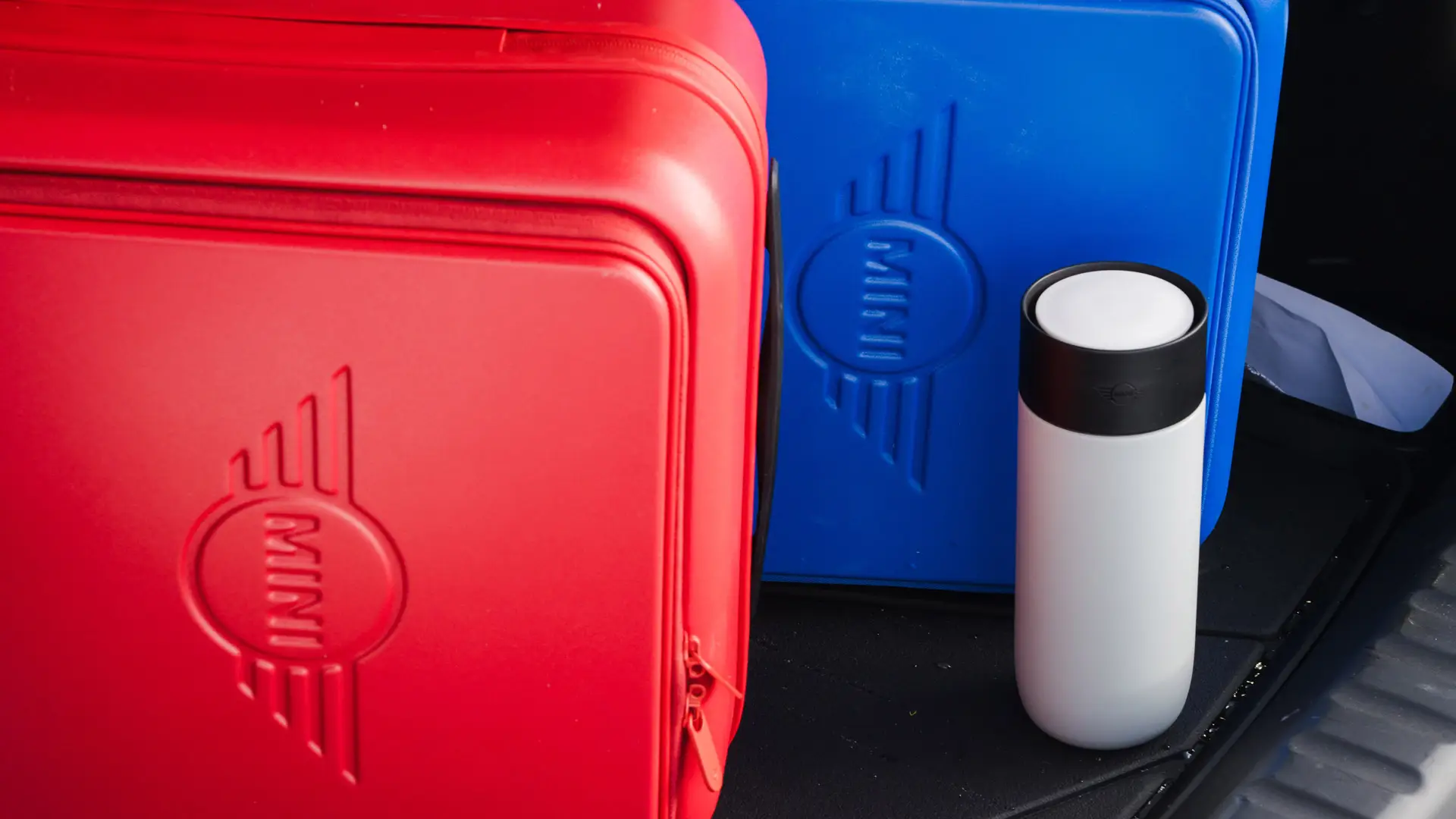 MINI Lifestyle Collection suitcases and cup