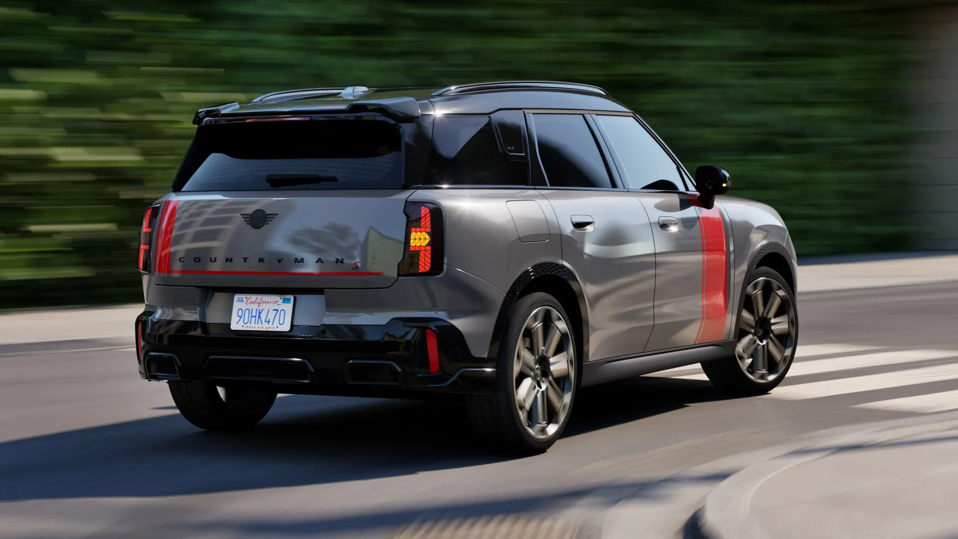 MINI Countryman with aerodynamically optimised John Cooper Works, Rallye Spoke style 950 wheels to reduce air resistance and increase efficiency.