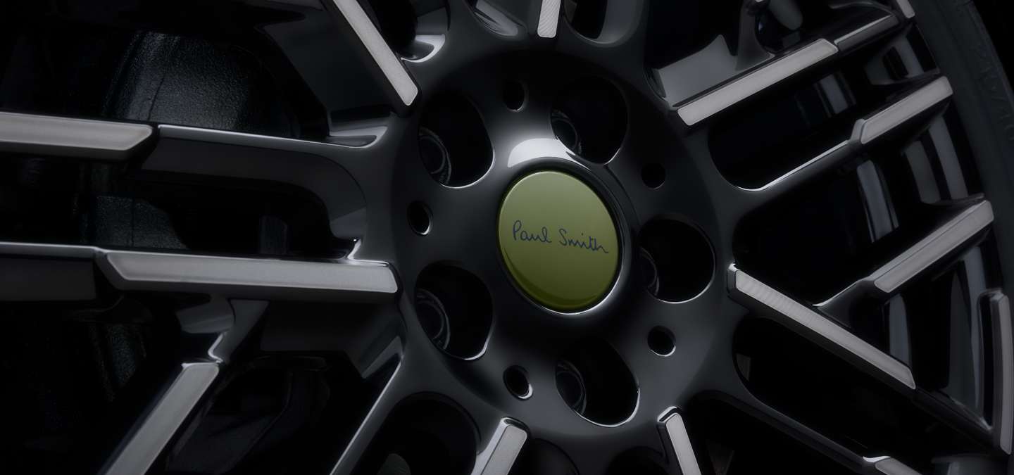 Close shot of the all-electric MINI Cooper Paul Smith Edition rims. 